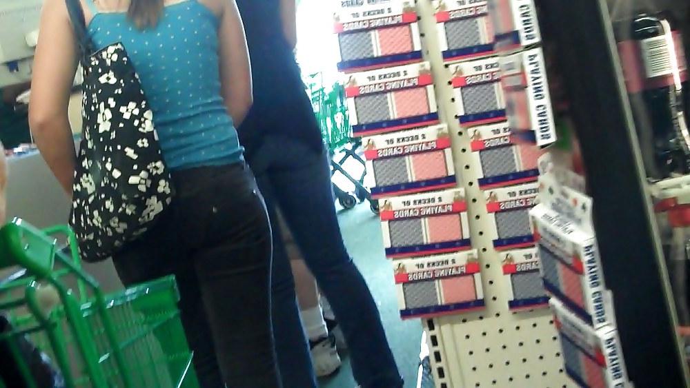 25P Chasing smooth butts & ass in jeans