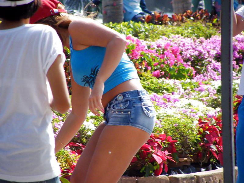 20P Who Likes Short Shorts? We Like Short Shorts!