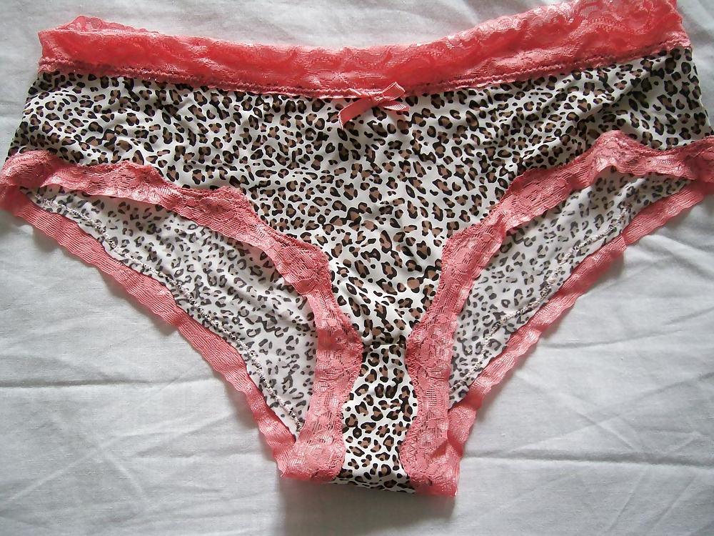 9P My friend in the knickers she sent me