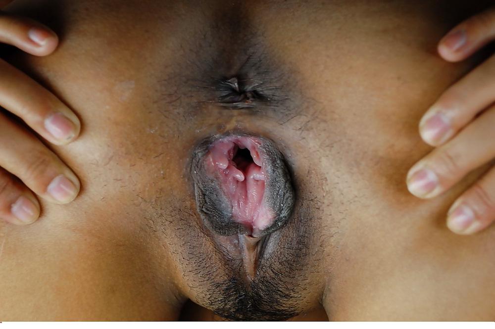 7P Filipina spreds to show her stuff.