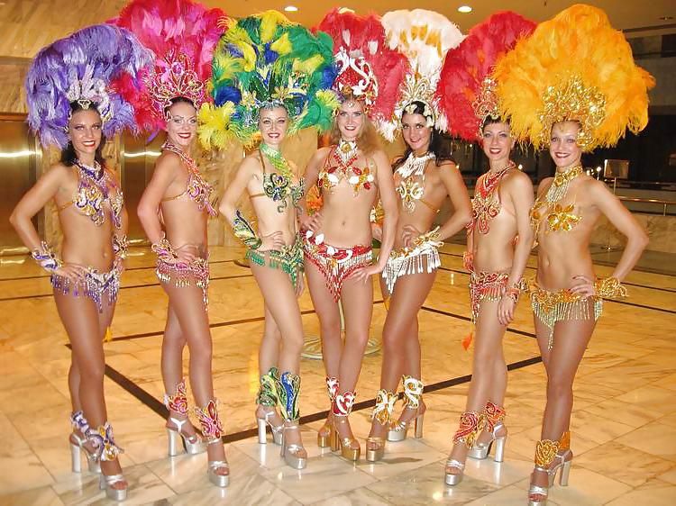 10P Show girls