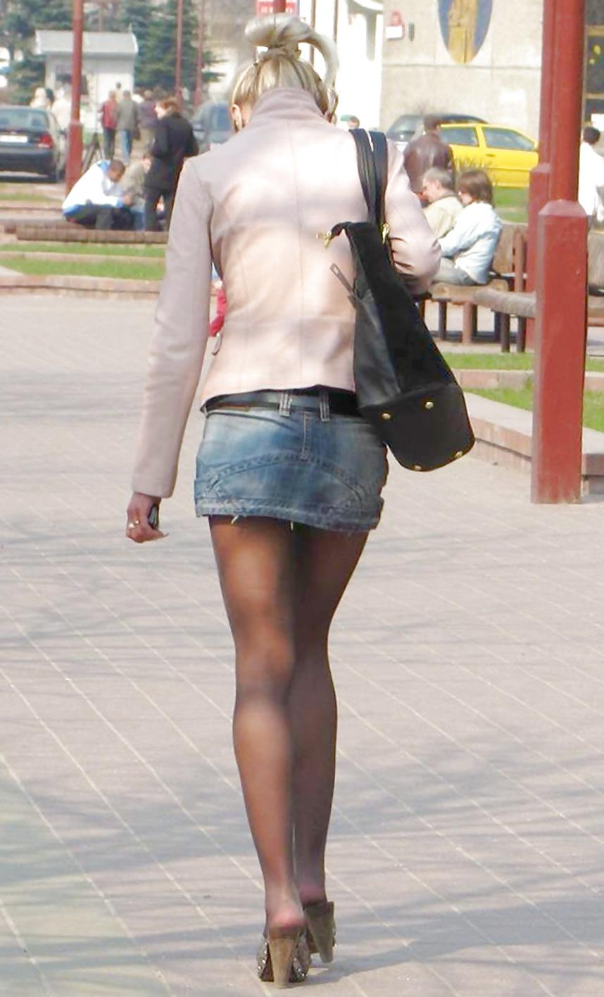 25P In The Streets 104 - Sexy Jeans Miniskirts