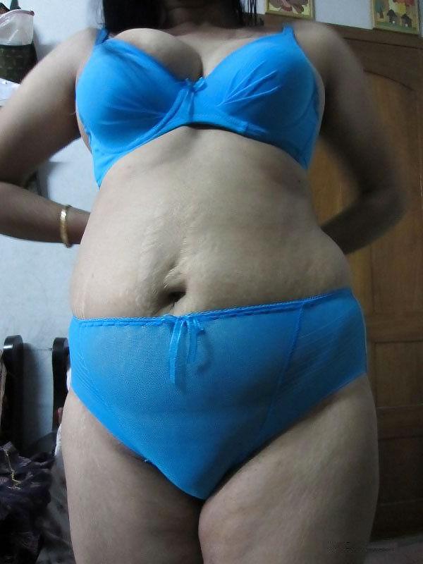 12P Mature housewife