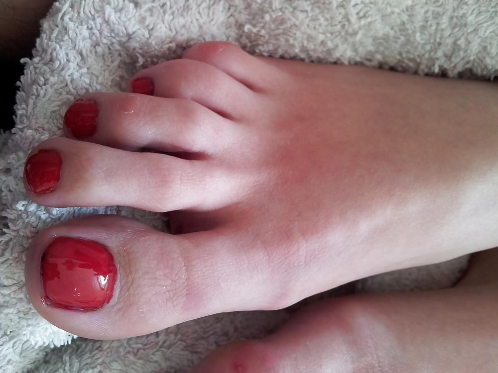 15P Wifes sexy polish red toe nails feet 2