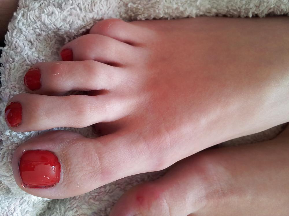 15P Wifes sexy polish red toe nails feet 2