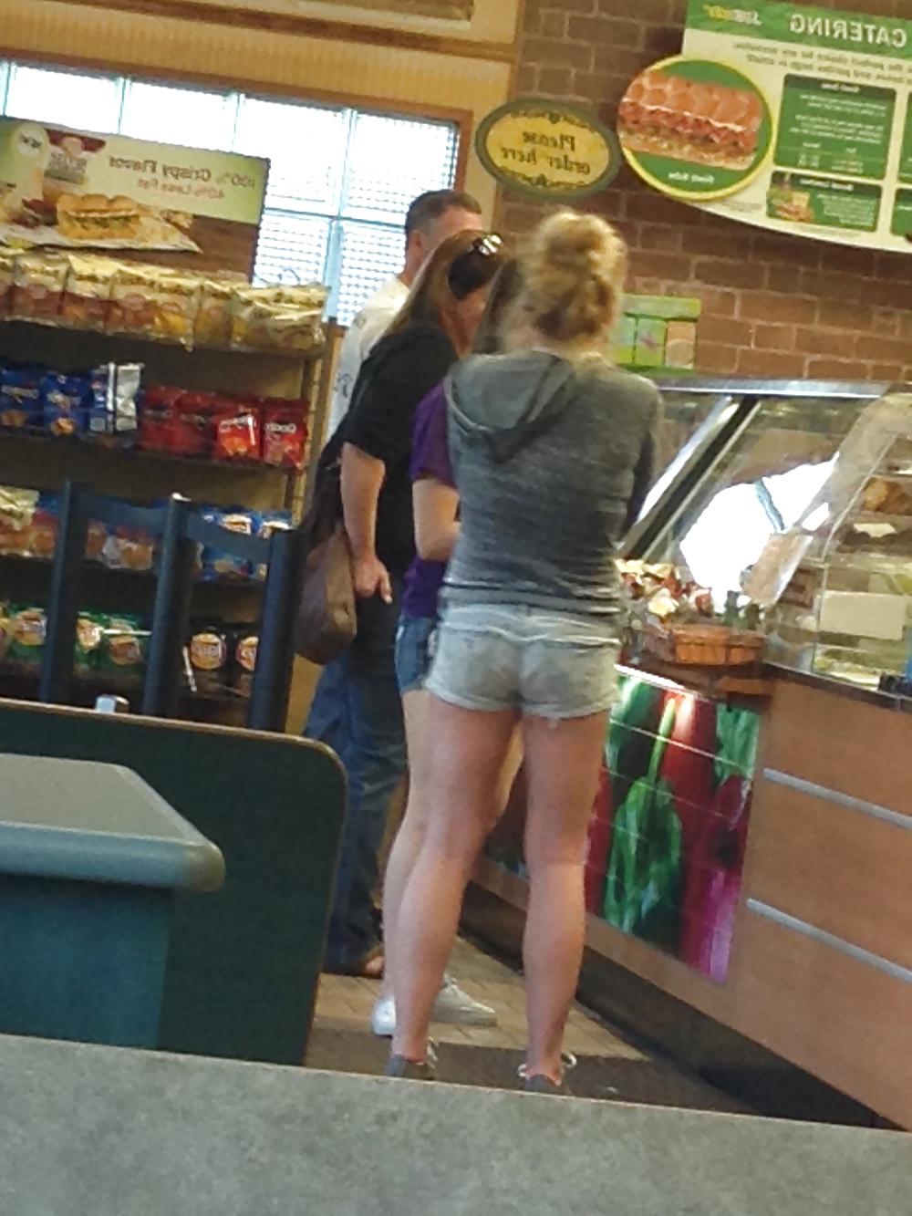 17P Short shorts