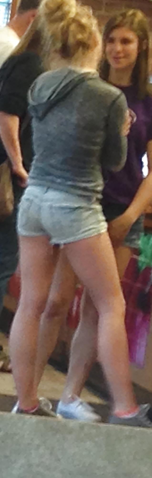 17P Short shorts