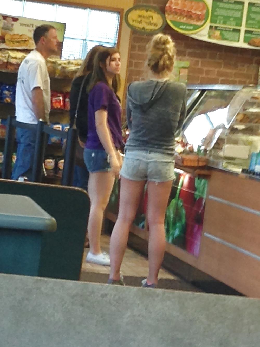 17P Short shorts