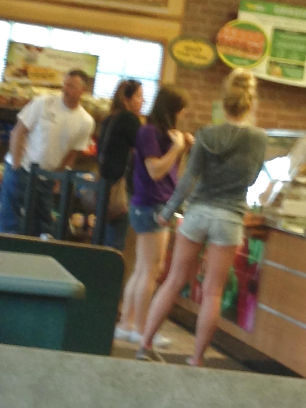 17P Short shorts