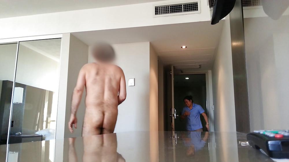 9P Flashing nice hotel maid