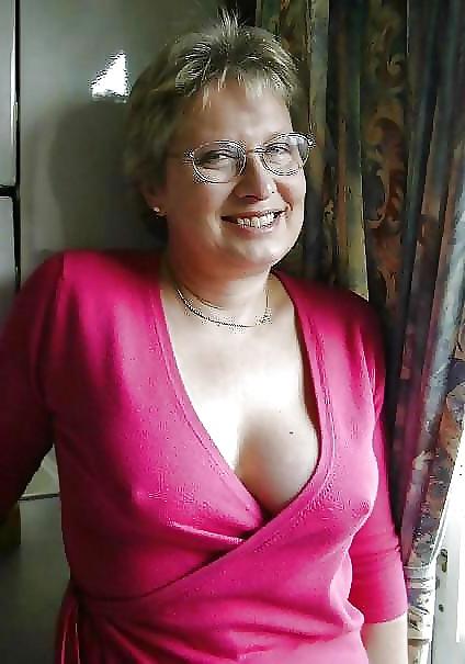 25P Perfect Milf Sammy