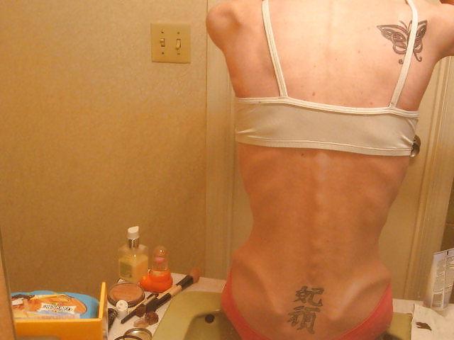 25P Some sexy SKINNY amateur babe pics