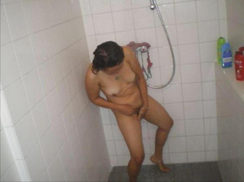6P The wife taking a shower