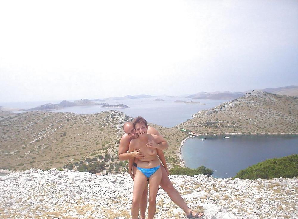 20P Naked couple 14.