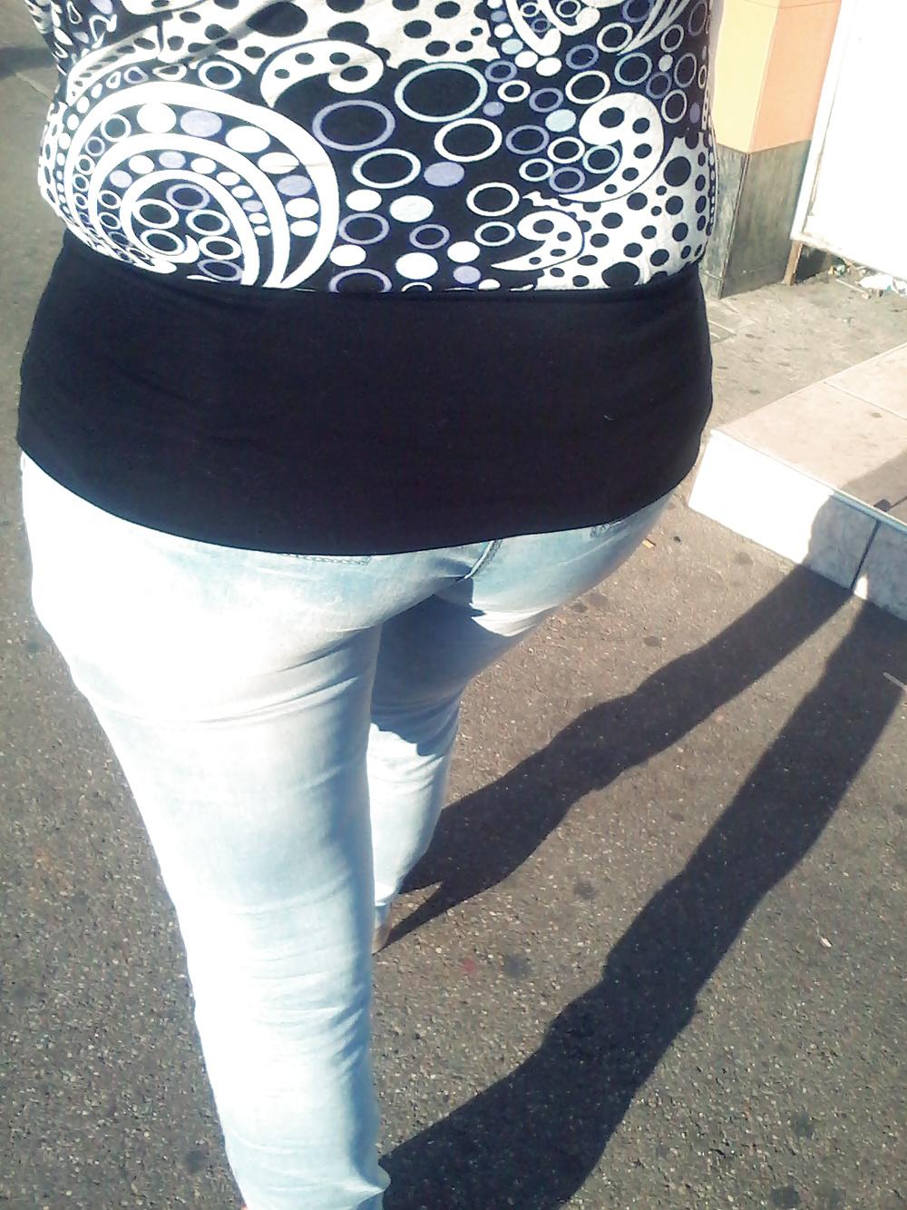 5P Cougar ASS (Street Voyeour)