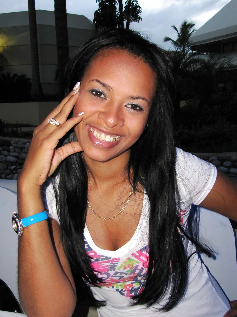 19P Sexy Hotel Poser