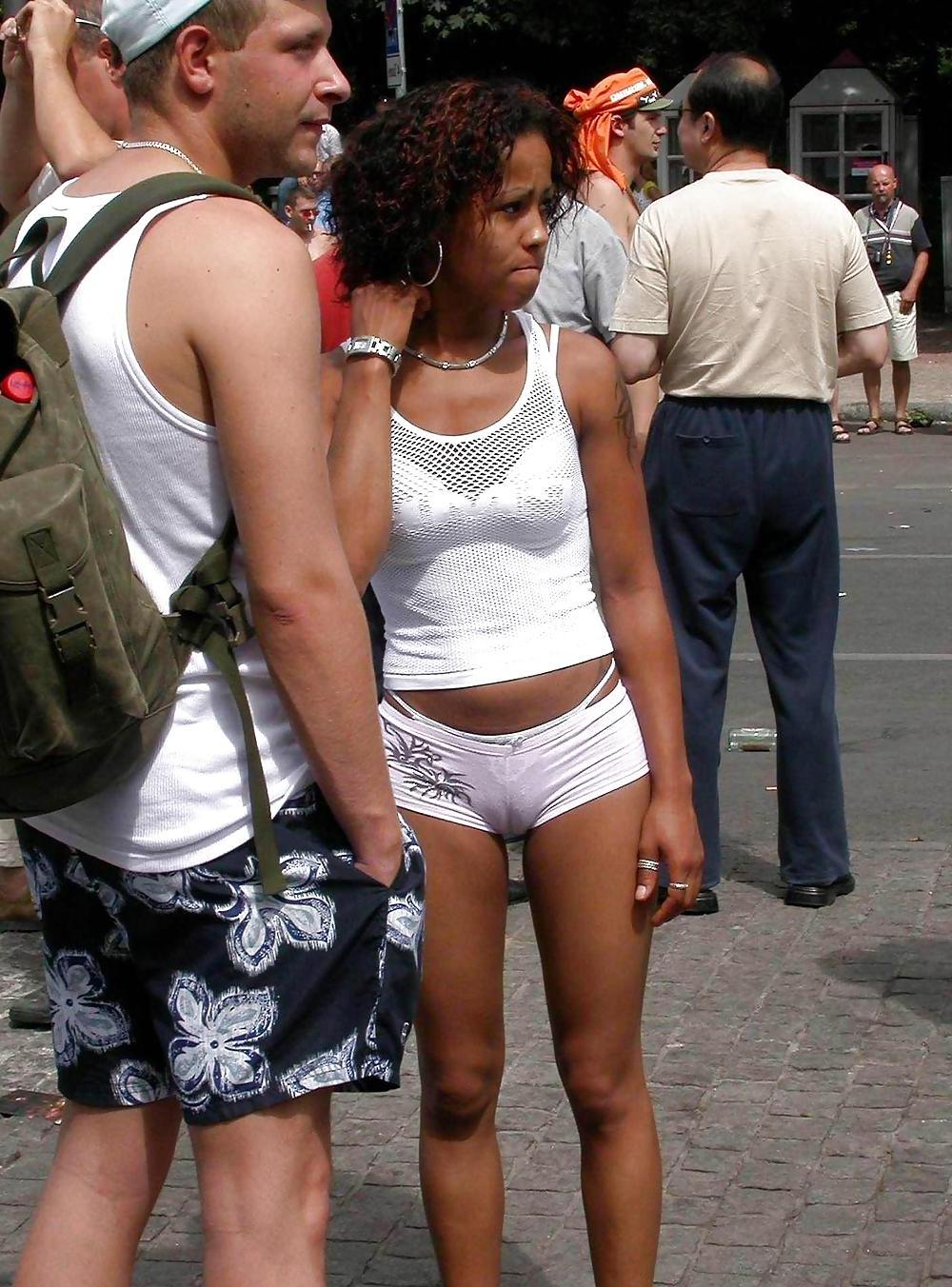 15P Fotze frisst Hose - cameltoe