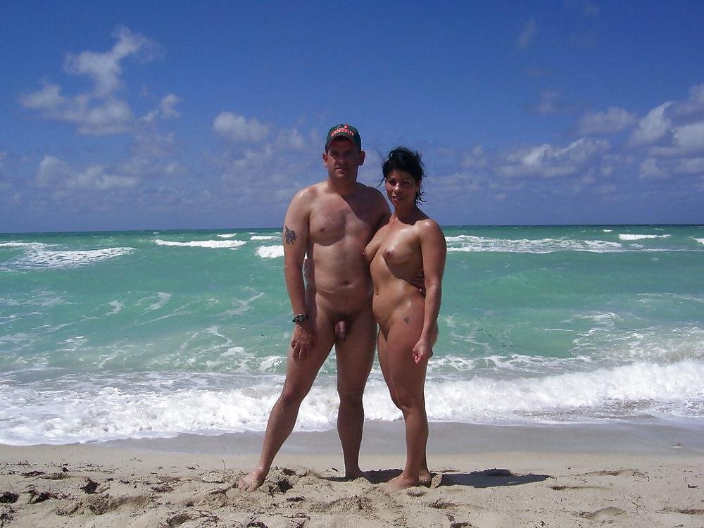 20P Naked couple 15.