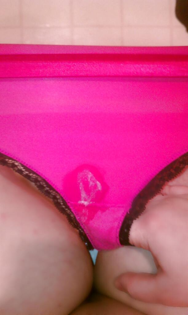 12P Amazingly Wet Pussys 2