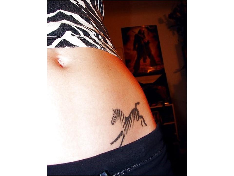 25P Over 1000 pussy tattoos