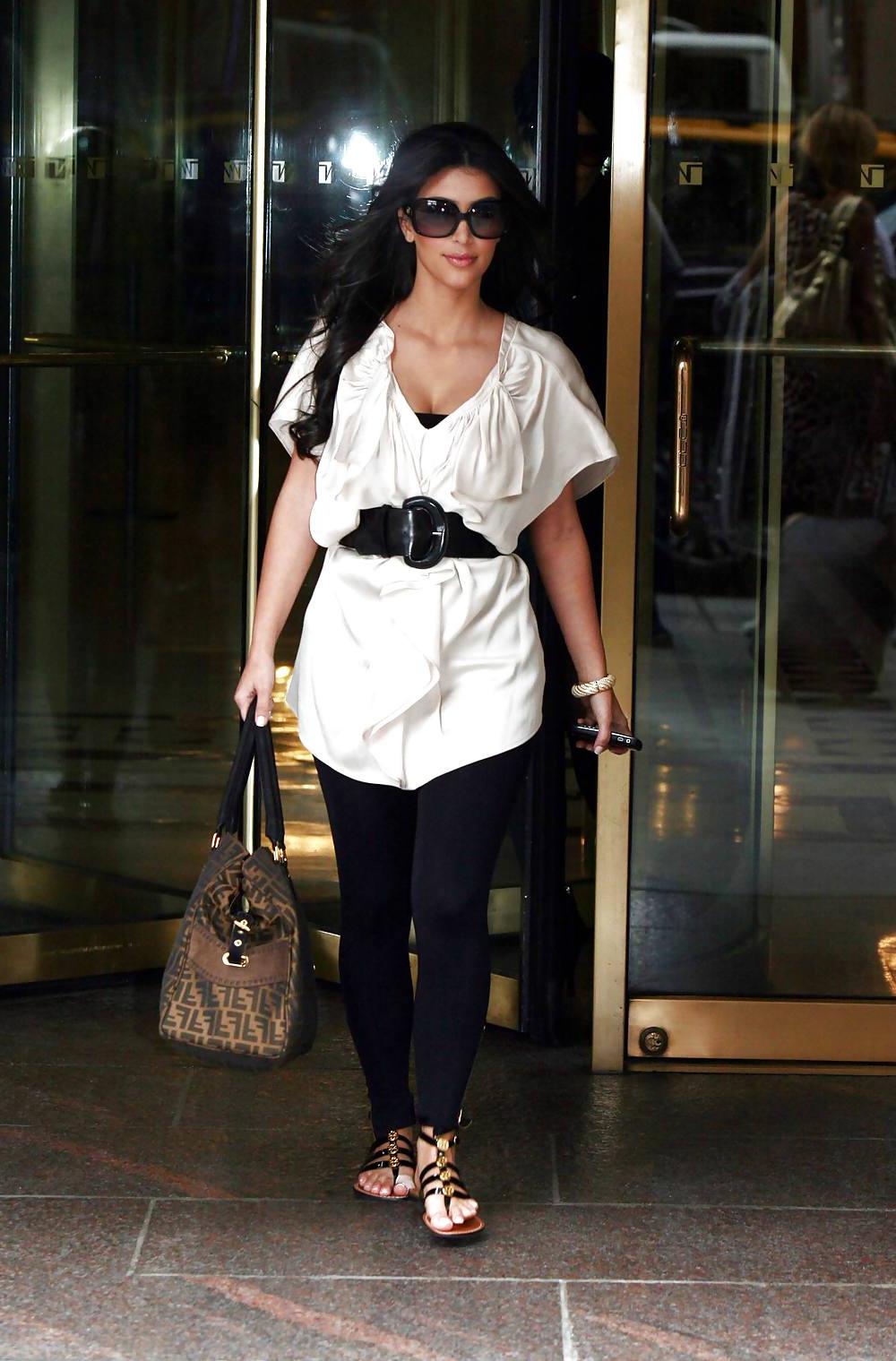 25P Kim Kardashian visits the Late Show With David Letterman