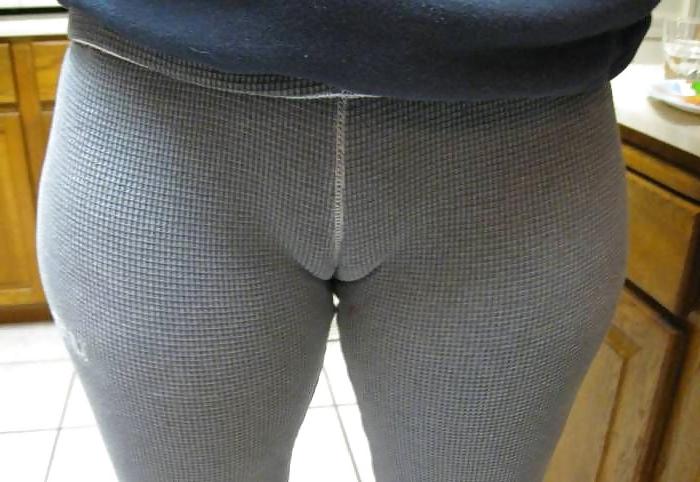 24P Fotze frisst Hose - cameltoe