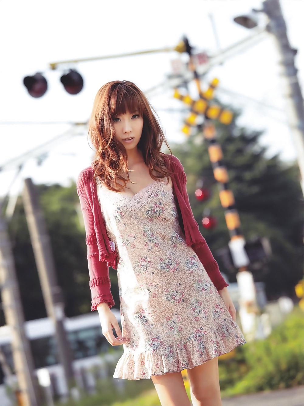 25P Cute sweet Asians
