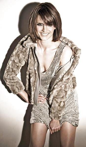 25P Stana Katic-Kate Beckett