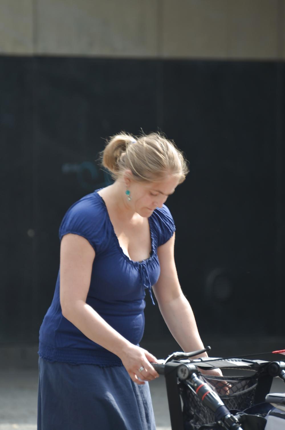 25P Girls in Berlin