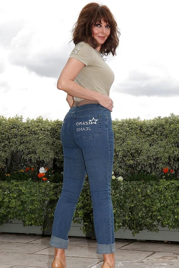 25P My fave Cougar- Carol Vorderman