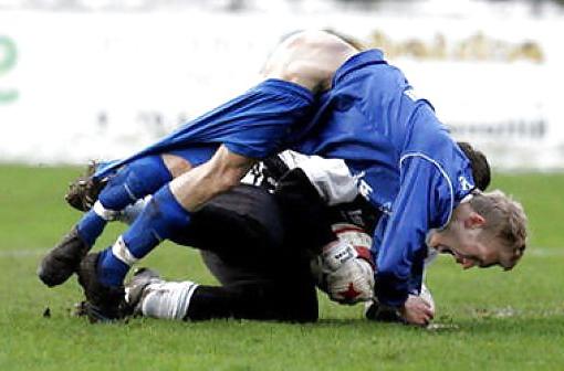 25P Erotic but non-porn sport