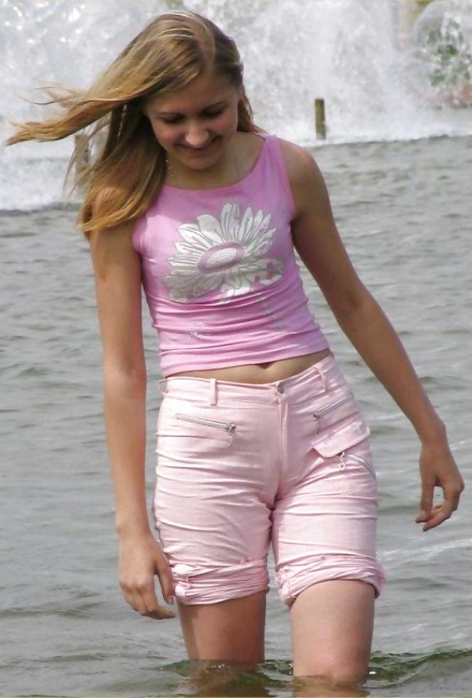 24P Fotze frisst Hose - cameltoe