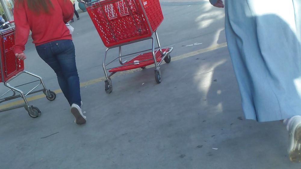 25P Shopping for teen butts tits & ass at the market