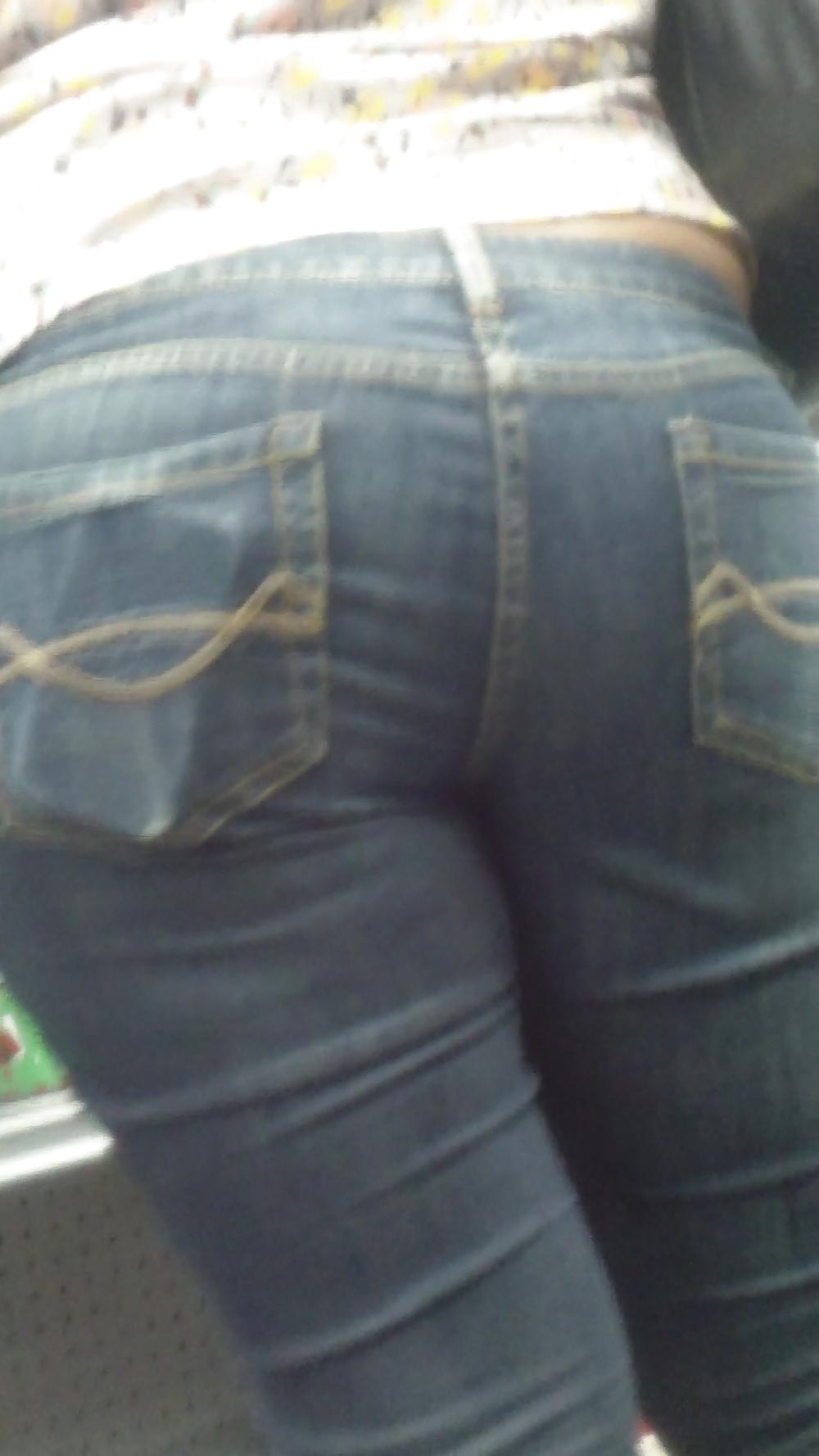 25P Shopping for teen butts tits & ass at the market