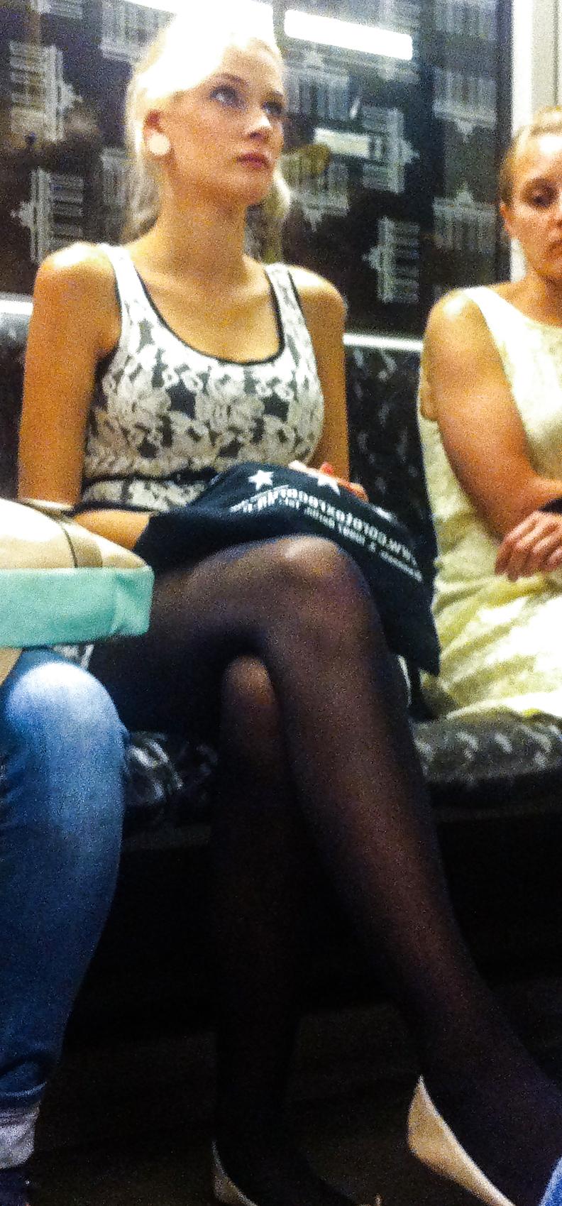 10P Berlin Candid Girls 01