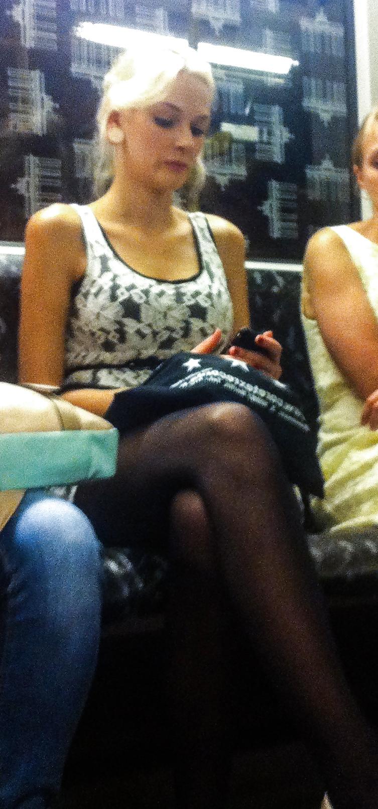 10P Berlin Candid Girls 01