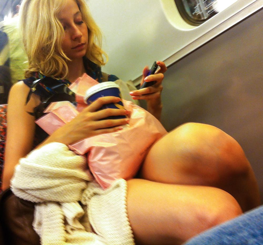10P Berlin Candid Girls 01