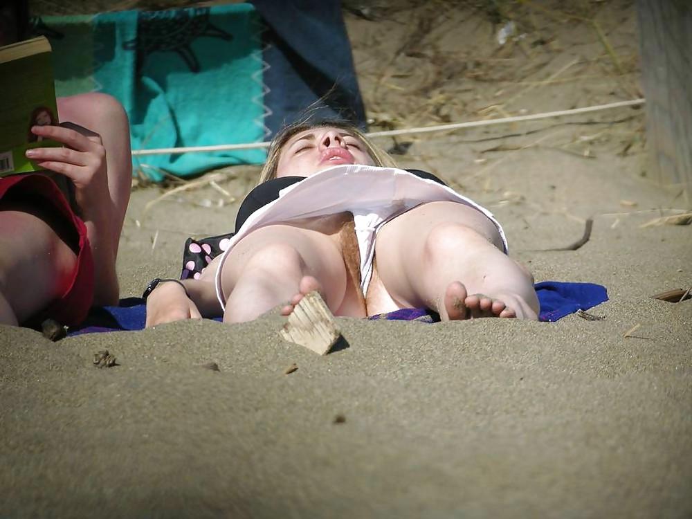 19P Outdoor pussy spy 1