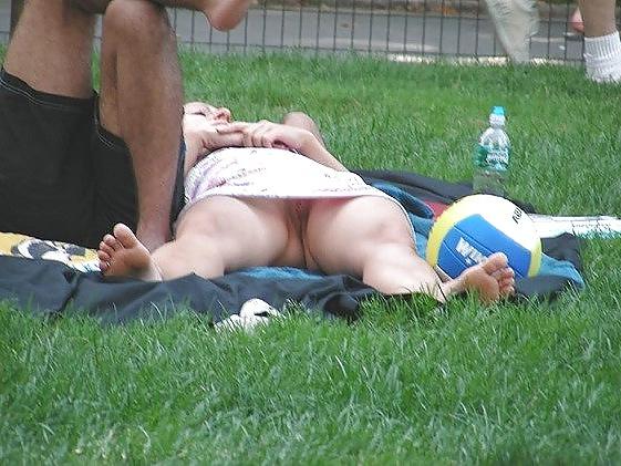 19P Outdoor pussy spy 1
