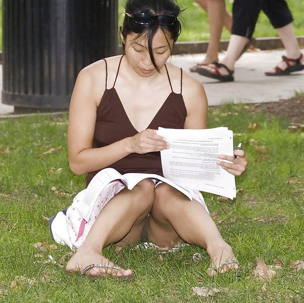 19P Outdoor pussy spy 1