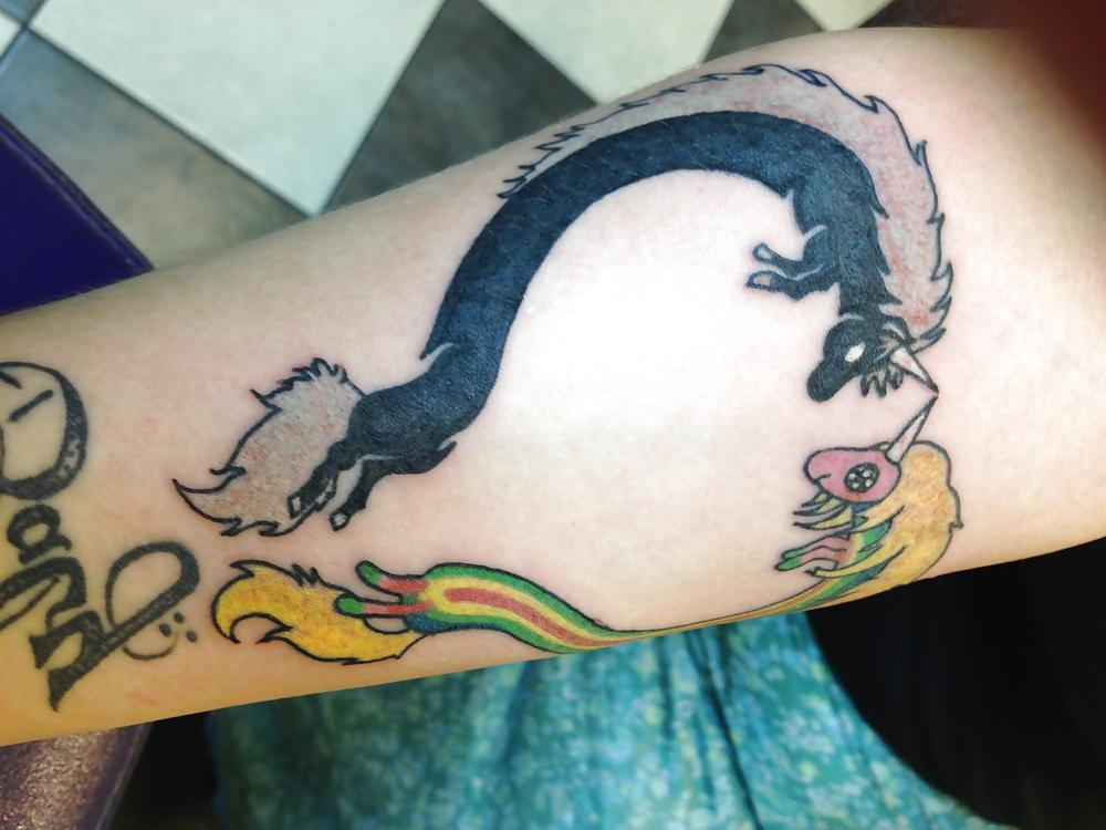 5P Mr Lucky got a tattoo