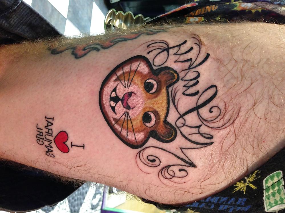 5P Mr Lucky got a tattoo