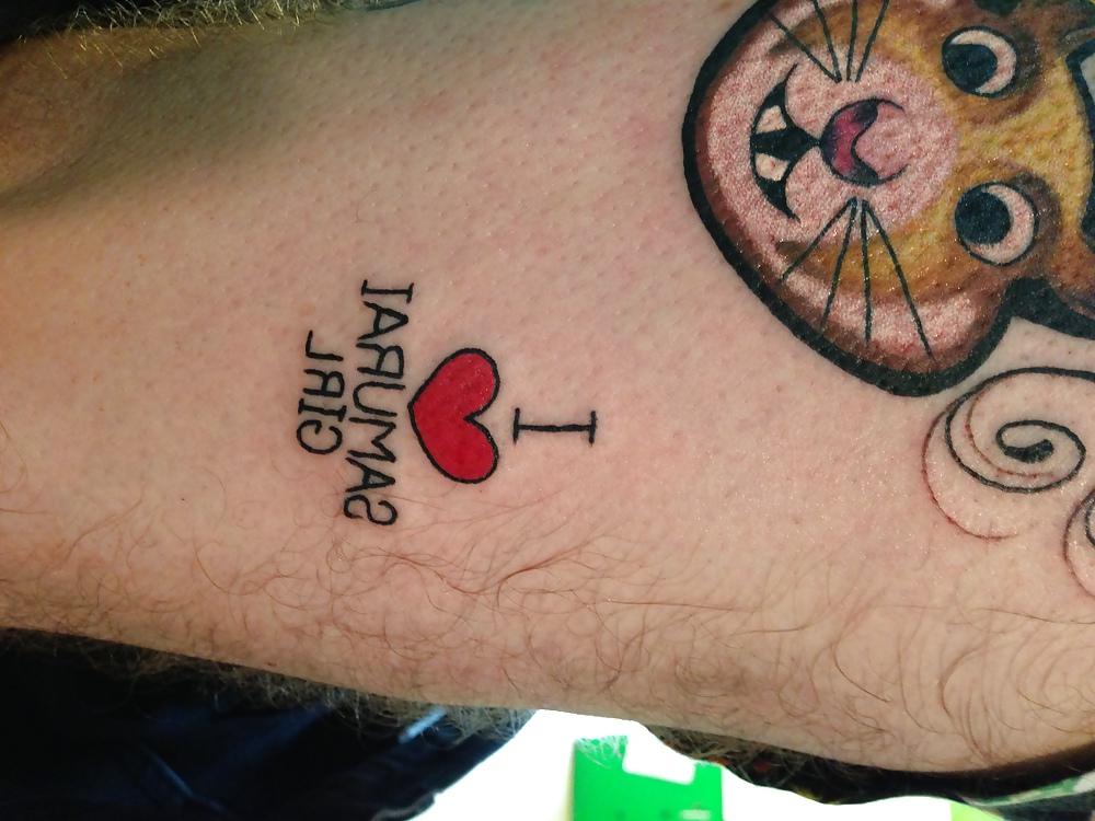 5P Mr Lucky got a tattoo