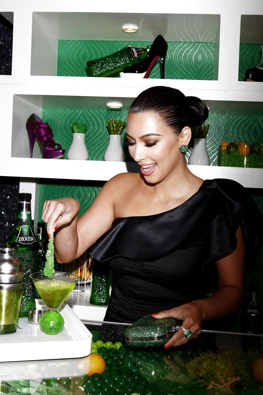 25P Kim Kardashian Midori Melon Liqueur Trunk Show