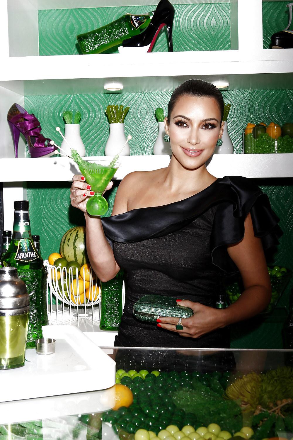 25P Kim Kardashian Midori Melon Liqueur Trunk Show