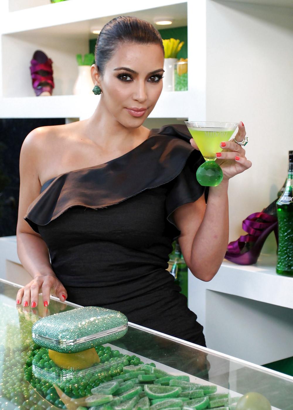 25P Kim Kardashian Midori Melon Liqueur Trunk Show