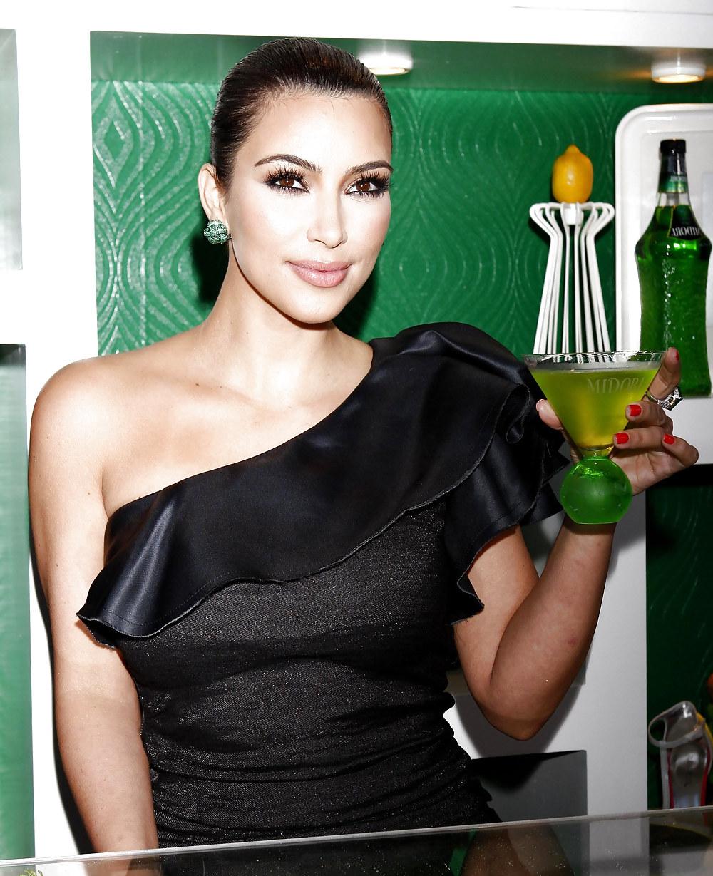 25P Kim Kardashian Midori Melon Liqueur Trunk Show
