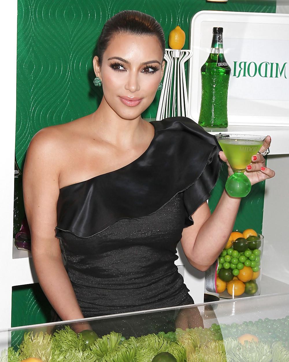 25P Kim Kardashian Midori Melon Liqueur Trunk Show