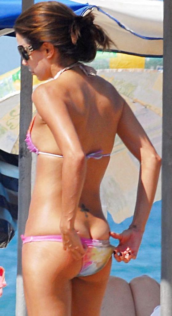 25P ASSCRACK  OR BUTTCRACK?