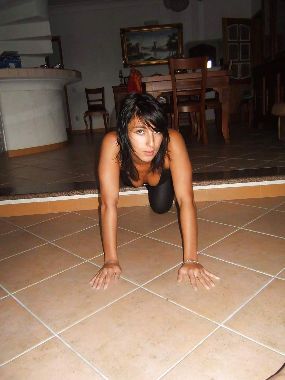 20P GF shows her perfect ass and hot wet pink pussy